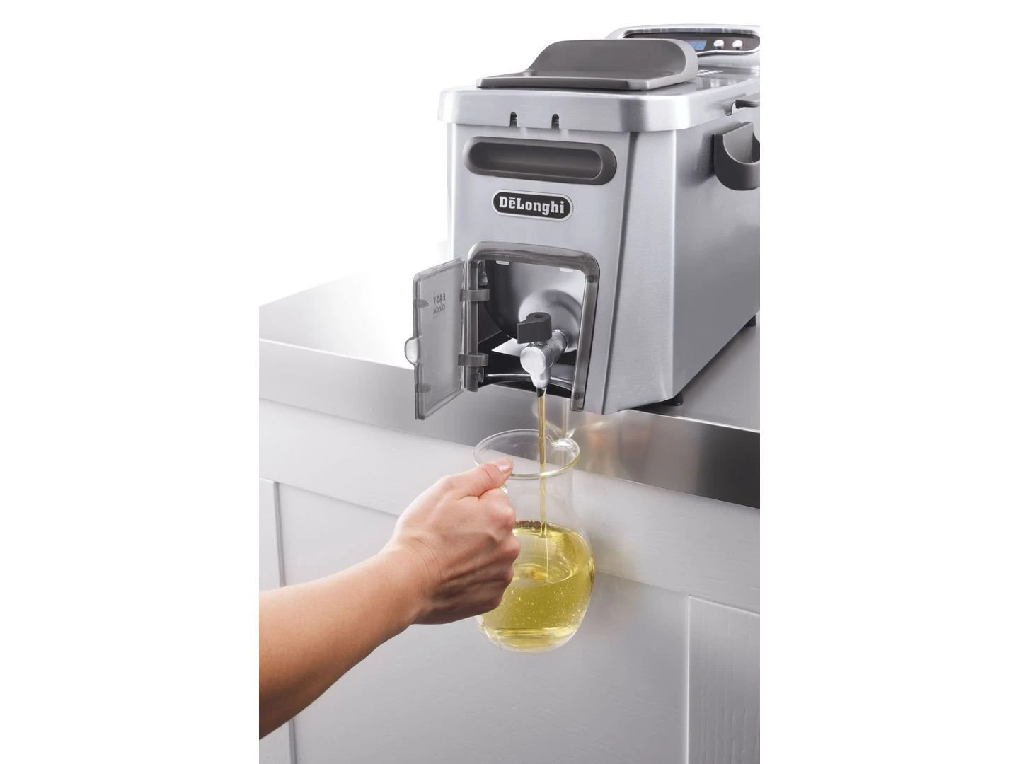 Budget ???? DeLonghi De'Longhi Livenza 4.5L Cool Zone Deep Fryer Black & Stainless ✨ 8 Budget ???? DeLonghi De'Longhi Livenza 4.5L Cool Zone Deep Fryer Black & Stainless ✨ - Image 8